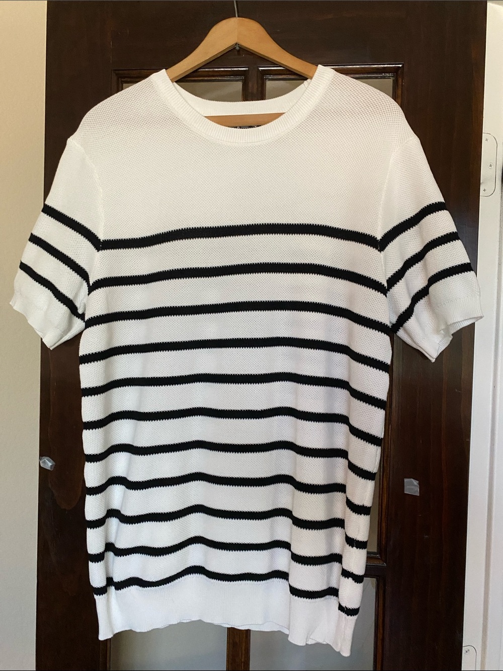 Men's White Short-Sleeve Knit Shirt with Black Stripes